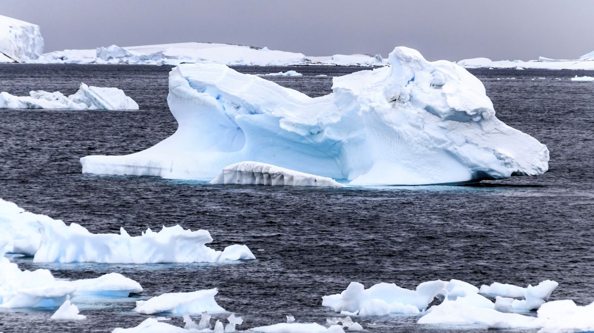 Mořský led okolo Antarktidy rekordně taje. Ohromeni jsou i odborníci